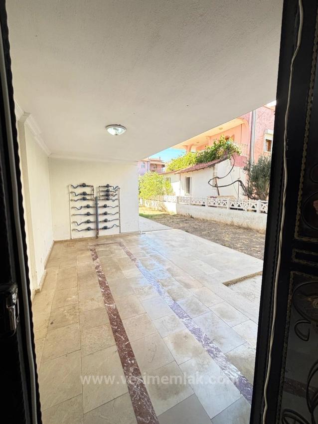 1+1 Apartment For Sale In Seferihisar Payamlı, 300M From The Sea, With Elevator