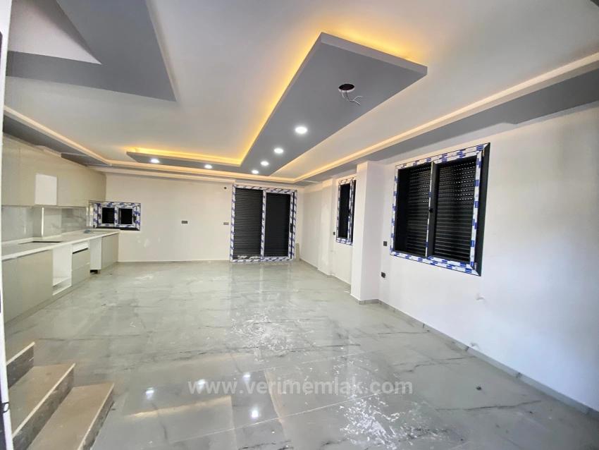 Condominium Title Deed, Close To The Sea, 3+1 Villa With Garden In Seferihisar Cumhuriyet