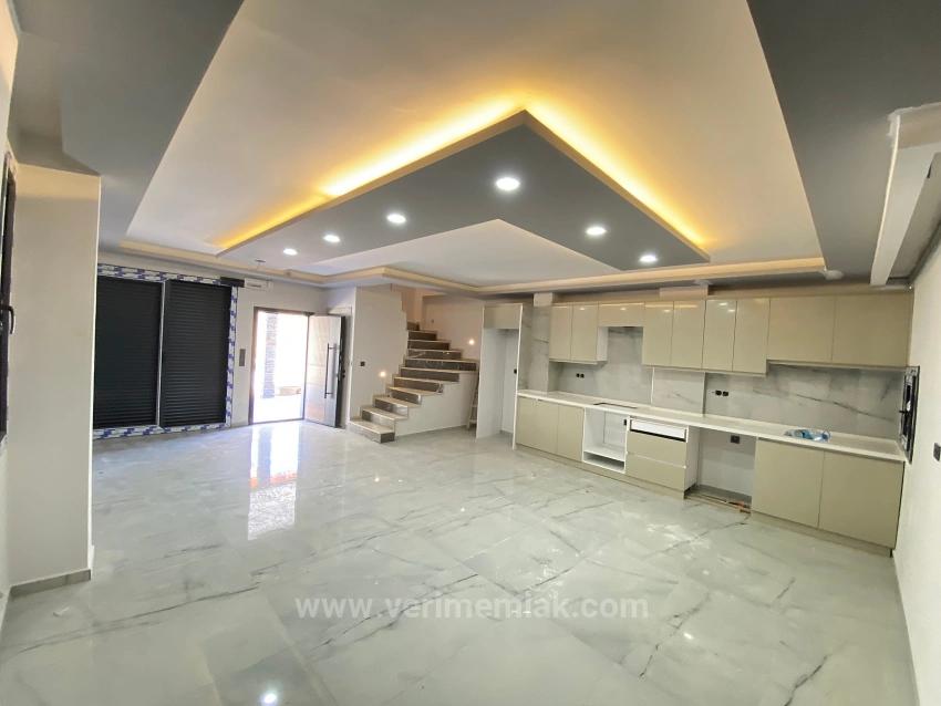 Condominium Title Deed, Close To The Sea, 3+1 Villa With Garden In Seferihisar Cumhuriyet