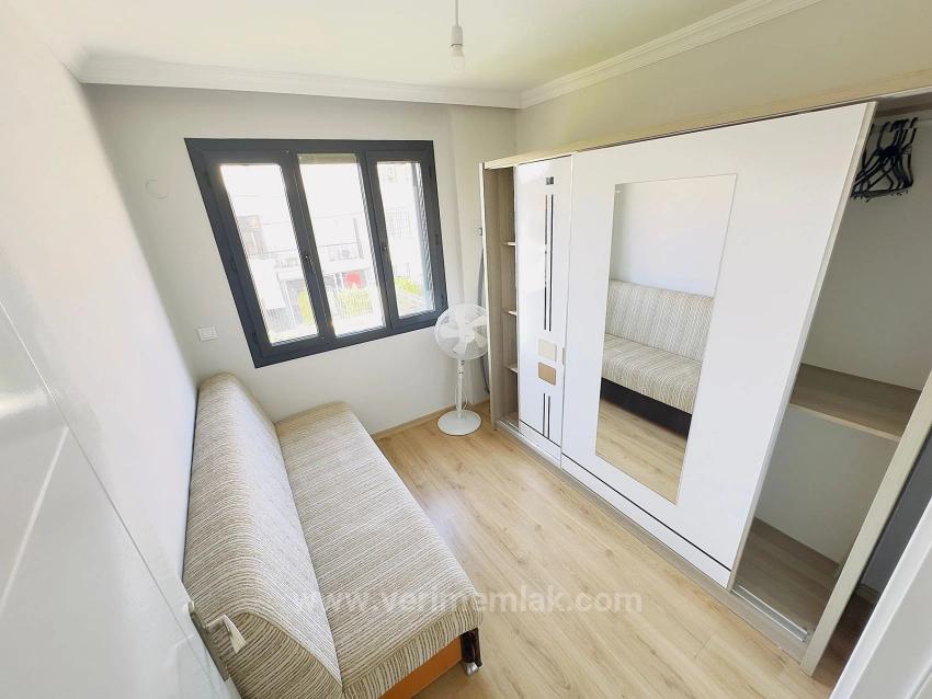 2+1 Apartment For Sale In Seferihisar Mersinalanı, Close To The Sea, Ground Floor With Garden