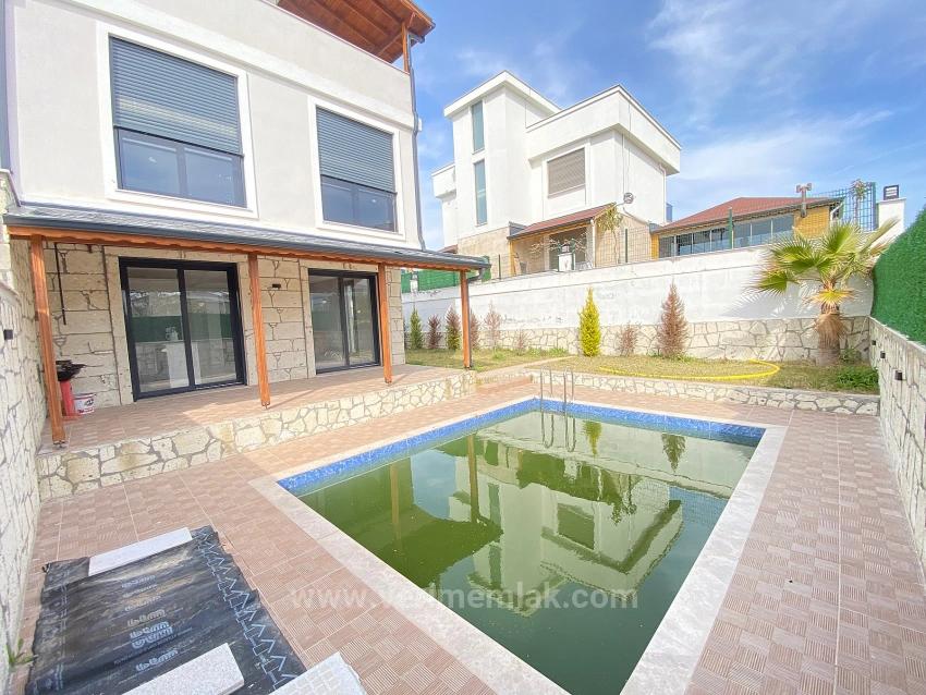 Fully Detached, Ultra Luxury 4+2 Villa With Pool And Full Sea View In Seferihisar!
