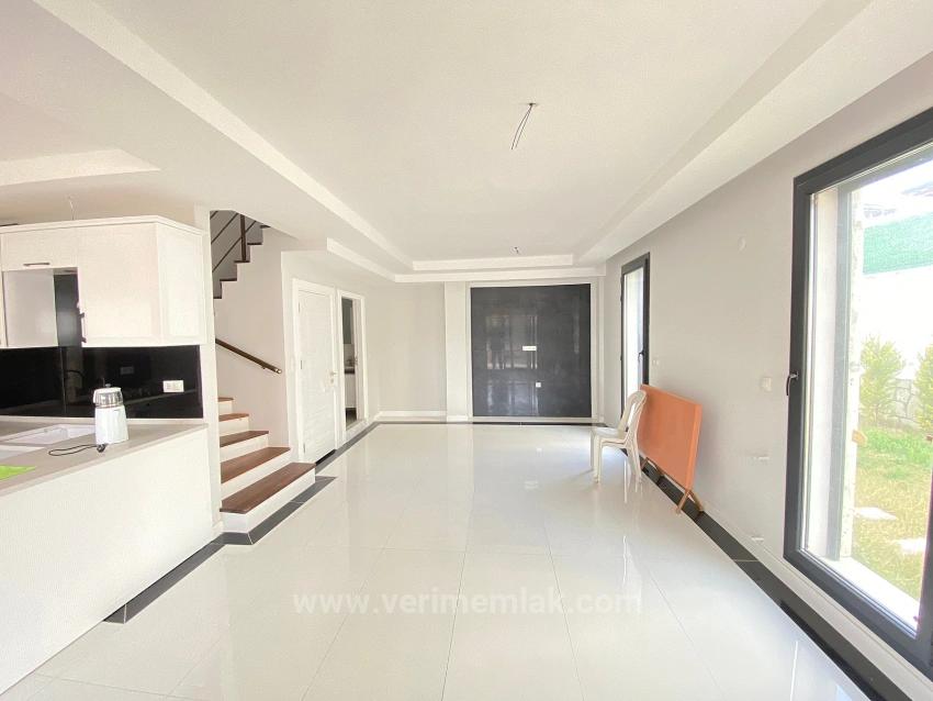 Fully Detached, Ultra Luxury 4+2 Villa With Pool And Full Sea View In Seferihisar!