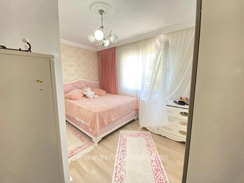 110M2 3+1 Single Flat With Separate Kitchen In Ürkmez Center