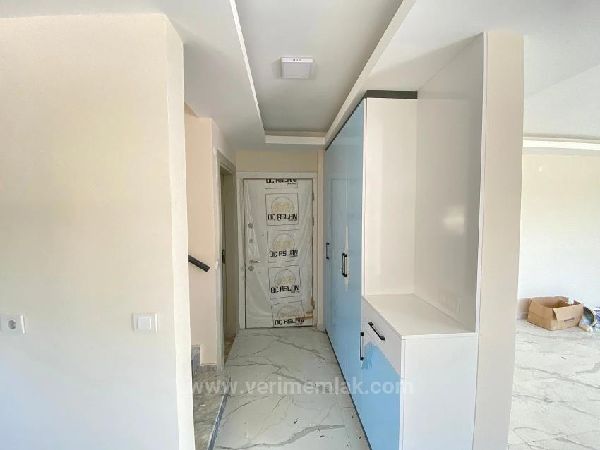 *Single Detached 3+1 Villa With Full Sea View, 50M From The Sea In Seferihisar Akarca