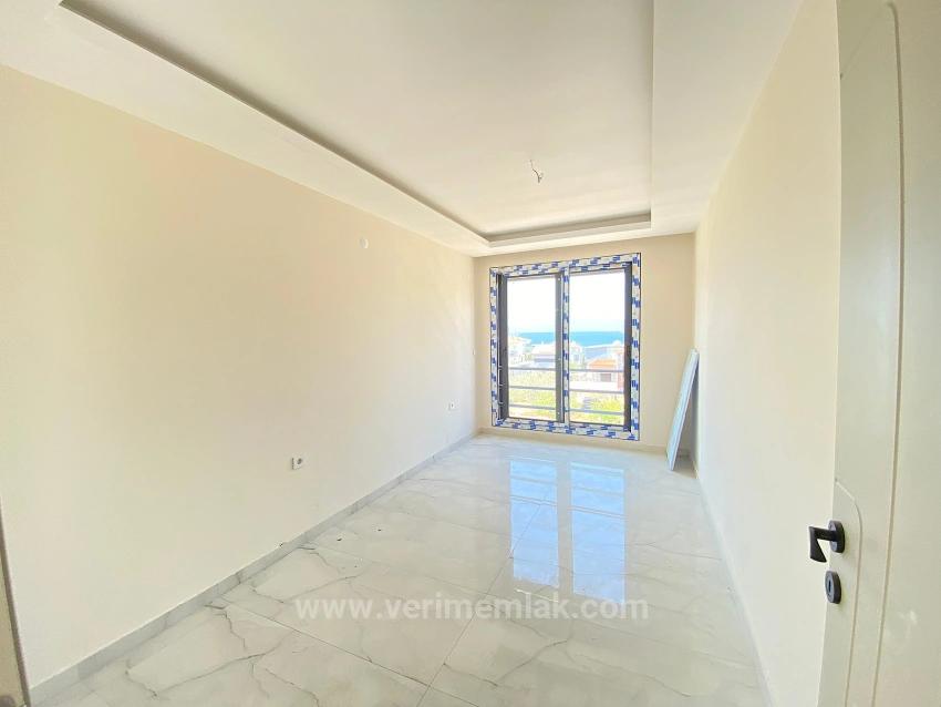 *Single Detached 3+1 Villa With Full Sea View, 50M From The Sea In Seferihisar Akarca