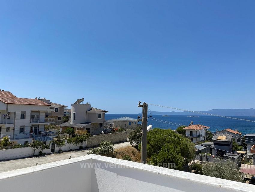 *Single Detached 3+1 Villa With Full Sea View, 50M From The Sea In Seferihisar Akarca