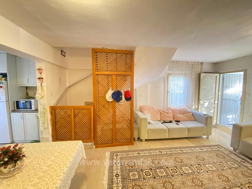 Seferihisar Cumhuriyet Mahallesi, Yıldız Tur Sitesi. 3+1 Apartment For Sale Where Blue And Green Meet.