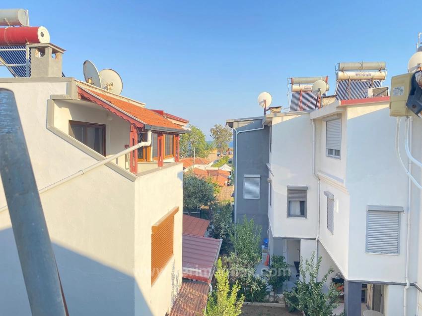 Seferihisar Cumhuriyet Mahallesi, Yıldız Tur Sitesi. 3+1 Apartment For Sale Where Blue And Green Meet.