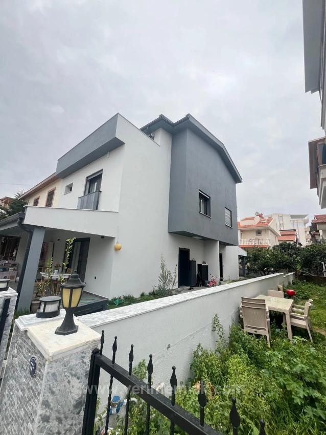 Suitable For Summer And Winter Living In Menderes Çukaltı, Only 350 Meters! 3+1 Modern Villa For Sale