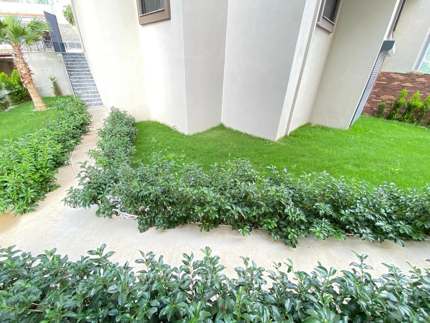 2+1 Ground Floor Apartment For Sale With Elevator In The Market Center Of Gumuldur