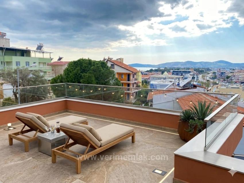 Luxury Villa In Ürkmez, 100M From The Sea, With Modern Architecture And Uninterrupted Sea Views.