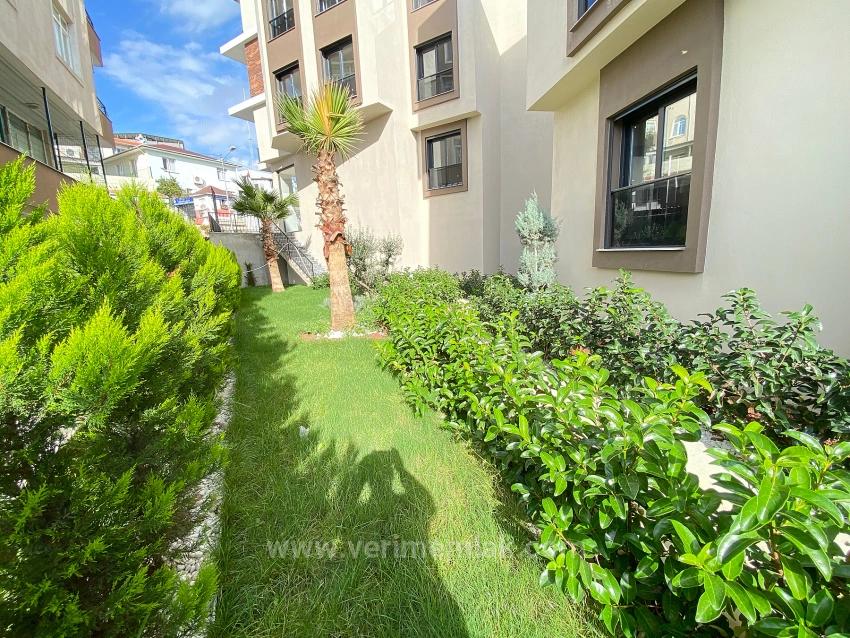 2+1 Flat For Sale On 2 Floors With Elevator In The Market Center Of Gumuldur