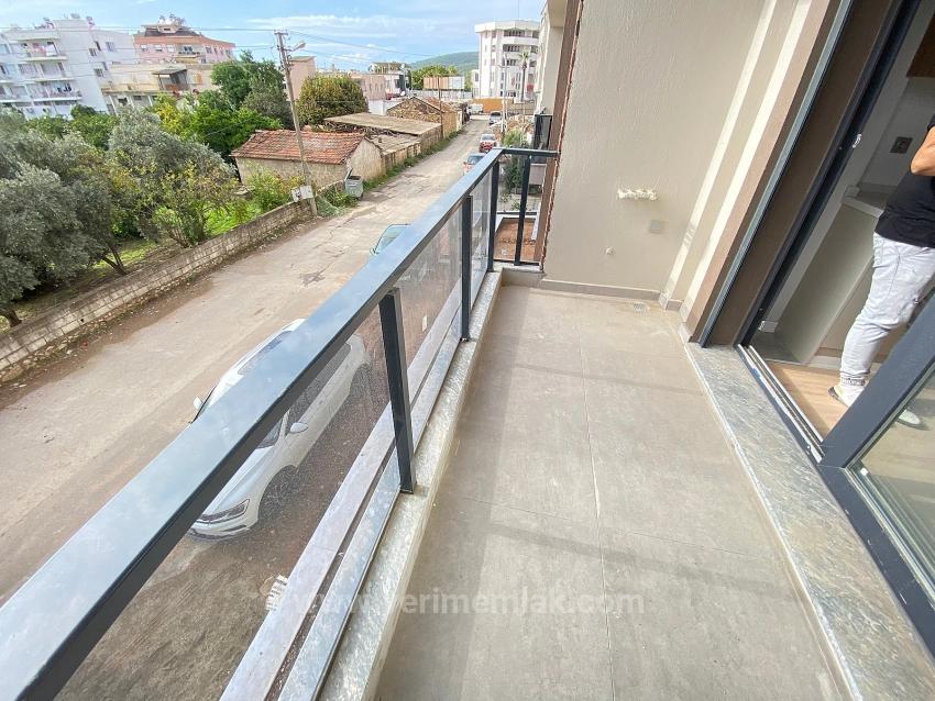 2+1 Flat For Sale On 2 Floors With Elevator In The Market Center Of Gumuldur