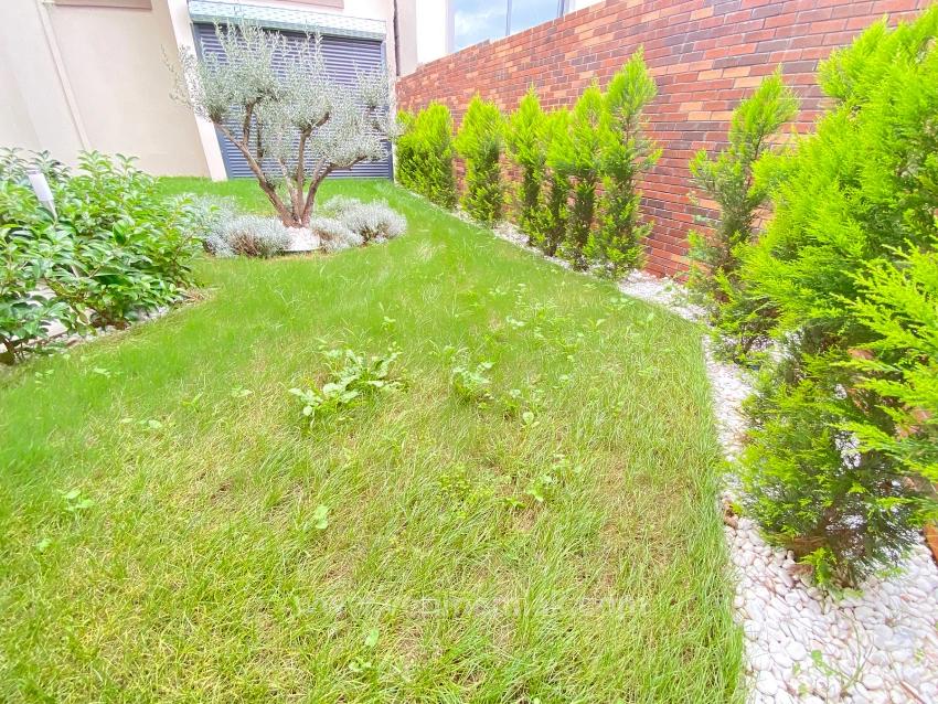 2+1 Flat For Sale On 2 Floors With Elevator In The Market Center Of Gumuldur