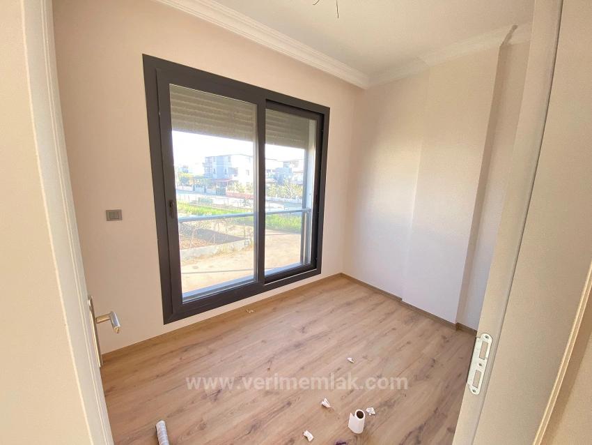 Seferihisar: Cumhuriyet Neighborhood, Near The Sea, Brand New 3+1 Corner Villa With License