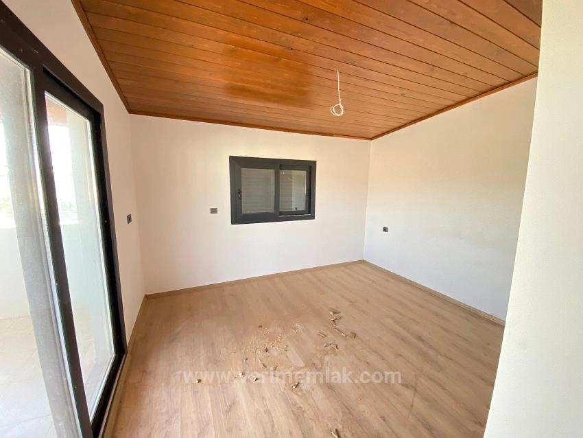 Seferihisar: Cumhuriyet Neighborhood, Near The Sea, Brand New 3+1 Corner Villa With License