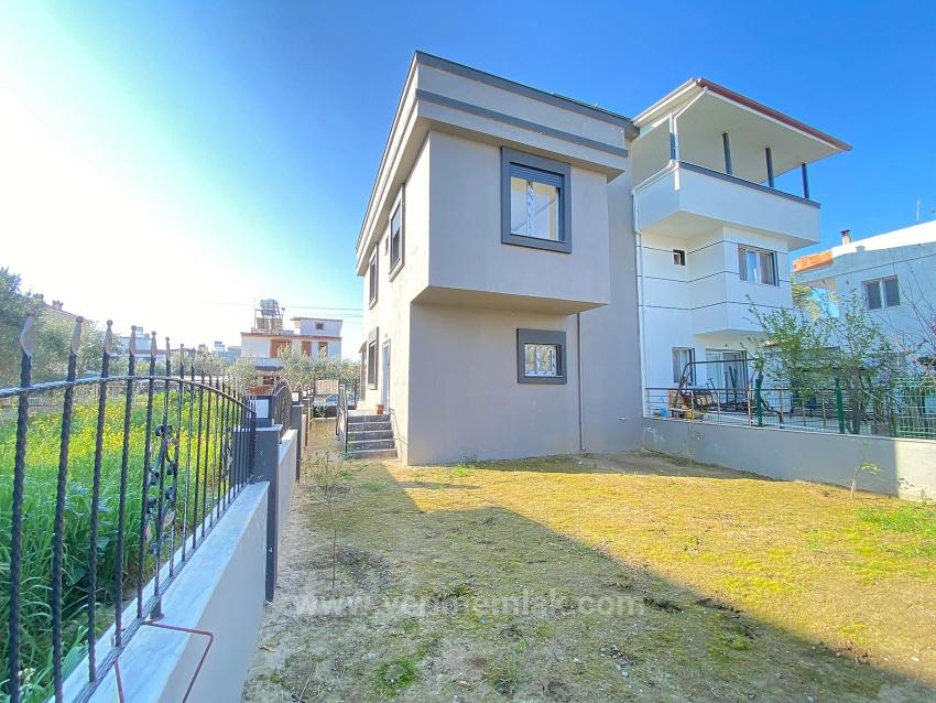 Walk To The Sea In Seferihisar! Corner Plot, 3+1 Detached Villa For Sale.