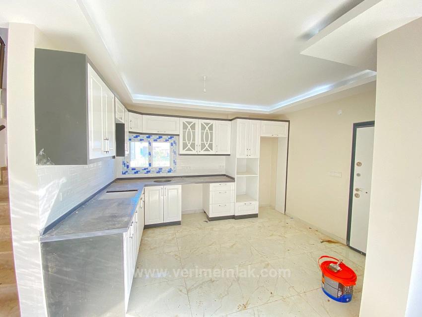 Walk To The Sea In Seferihisar! Corner Plot, 3+1 Detached Villa For Sale.