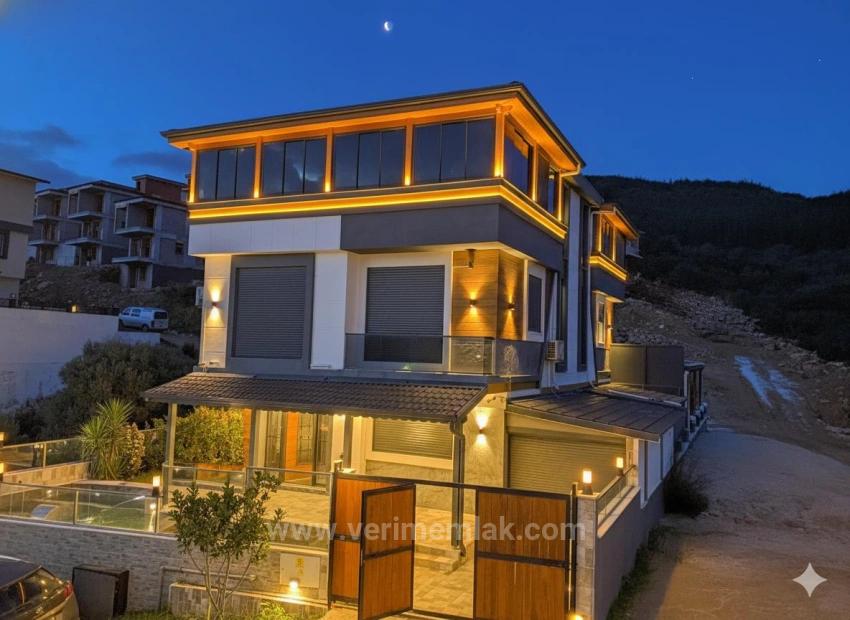 Luxury 4+1 Villa With Full Sea View And Pool In Seferihisar Atatürk Neighborhood!