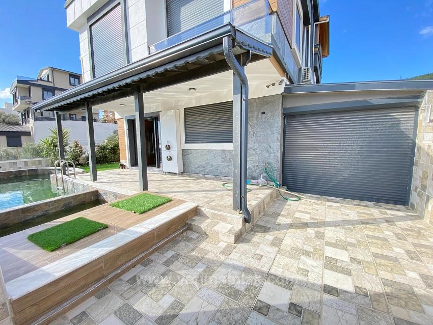 5+1 Villa For Sale With Pool And Sea View In Seferihisar Doğanbey