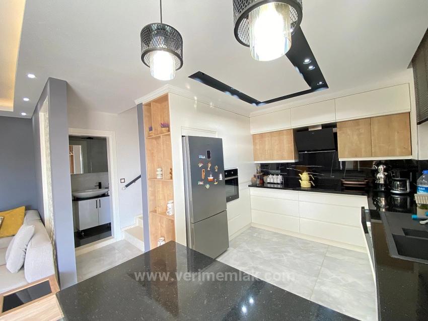 5+1 Villa For Sale With Pool And Sea View In Seferihisar Doğanbey