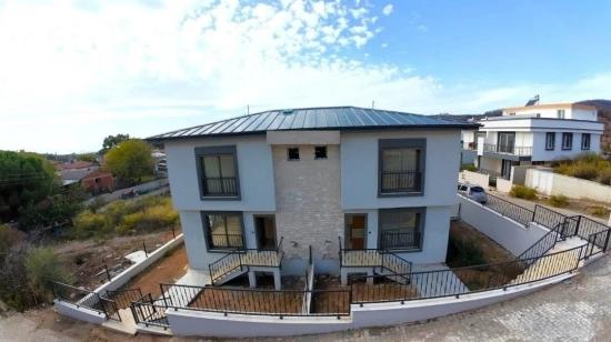 Corner Plot Modern Villa For Sale In Payamlı, Seferihisar | 2+1 Villa With Occupancy Permit.