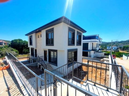 Corner Plot Modern Villa For Sale In Payamlı, Seferihisar | 2+1 Villa With Occupancy Permit.
