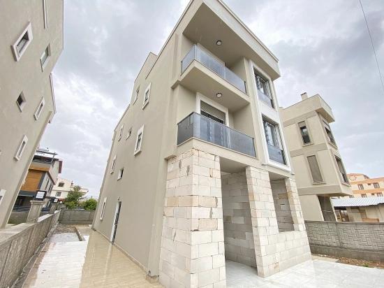 Luxury 1+1 Apartment For Sale In Gümüldür, 300m From The Sea, With Elevator!