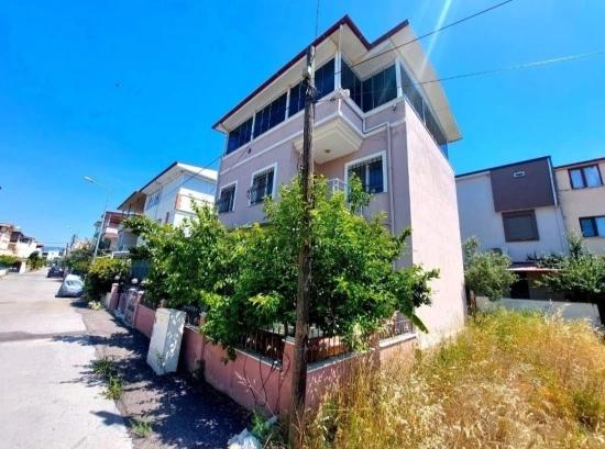 4+1 Corner Villa For Sale In Seferihisar Cumhuriyet, 500M From The Sea.