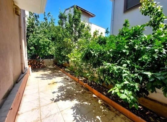 4+1 Corner Villa For Sale In Seferihisar Cumhuriyet, 500M From The Sea.