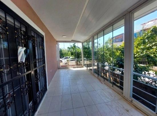 4+1 Corner Villa For Sale In Seferihisar Cumhuriyet, 500m From The Sea.