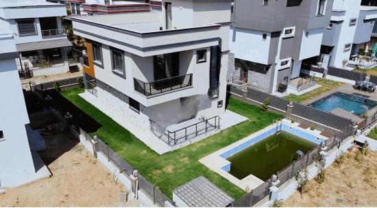 Modern & Luxury 3+1 Villa With Private Pool For Sale In Cumhuriyet Neighborhood, Seferihisar