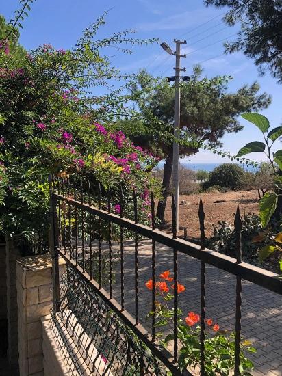 Detached 3+1 Villa For Sale In Seferihisar Atatürk Neighborhood, With Sea View And Fruit Orchard