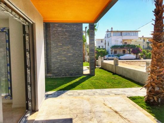 Seferihisar Ürkmez'de sea side single detached pool villa for sale 3+1
