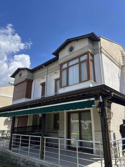 Prestigious 3+1 Villa For Sale In Gümüldür Fevzi Çakmak, Right On The Seafront With Pool