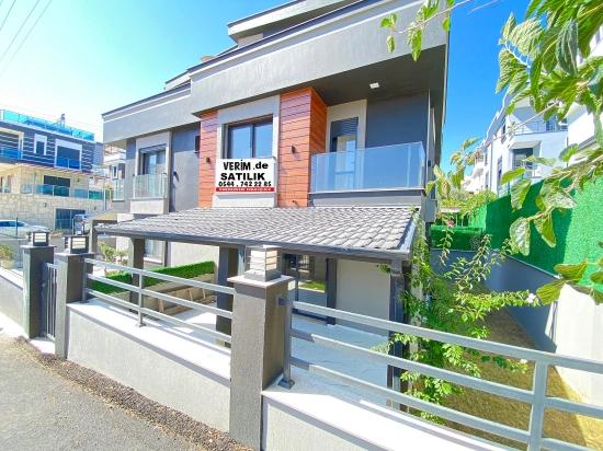 Luxury Corner 3+1 Villa For Sale With Full Sea View In Seferihisar Atatürk Neighborhood!