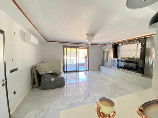 Ultra Luxury 3+1 Villa For Sale With Private Garden, Right By The Sea In Ürkmez