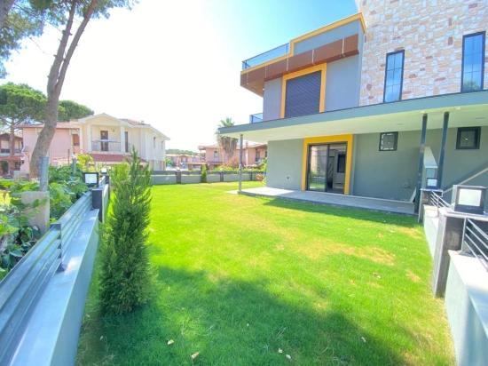 Luxury 3+1 Villa For Sale In Ürkmez With A Large Garden And Sea Front Detached