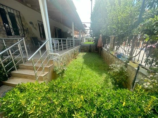 Luxury 4+1 Detached Villa In Seferihisar Bengiler, 100m From The Sea, Completely Renovated
