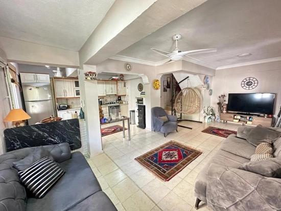 Luxury 4+1 Detached Villa In Seferihisar Bengiler, 100m From The Sea, Completely Renovated
