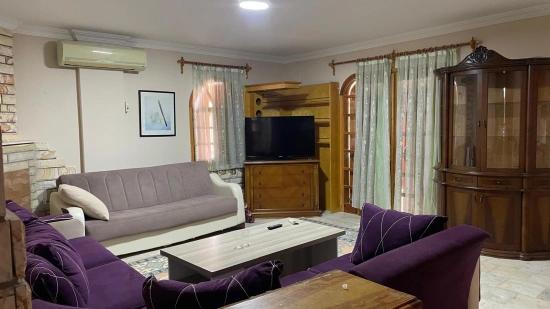 Luxury 3+1 Villa With Pool & Security In A Seafront Complex In Seferihisar Cumhuriyet