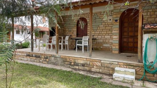 Luxury 3+1 Villa With Pool & Security In A Seafront Complex In Seferihisar Cumhuriyet