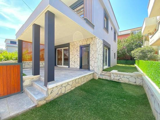 Ultra Luxury 3+1 Villa For Sale With A Large Garden In Doğanbey