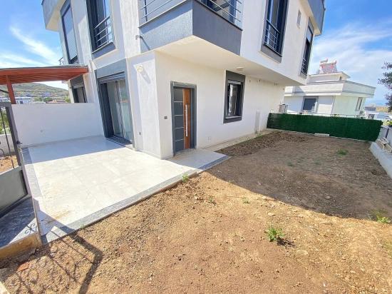 Enjoy The Terrace And Sea Breeze In Payamlı, Seferihisar: 3+1 Corner Villa For Sale, Requires No Additional Costs.