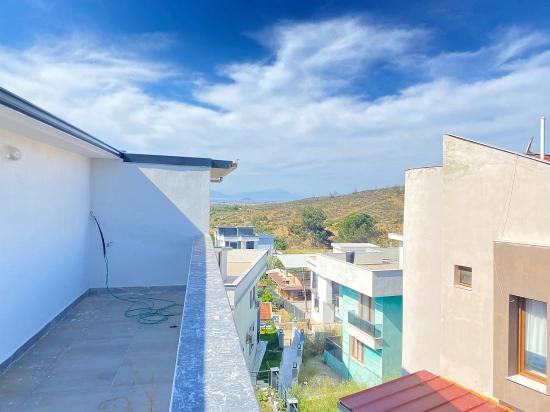 Enjoy The Terrace And Sea Breeze In Payamlı, Seferihisar: 3+1 Corner Villa For Sale, Requires No Additional Costs.