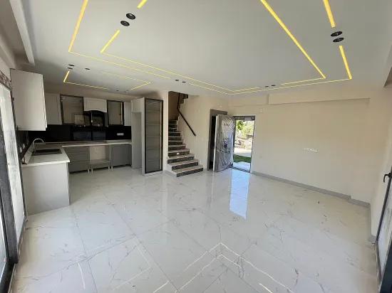 Luxury 3+1 Detached Villa With Spacious Garden, 400m From The Sea In Menderes Gümüldür