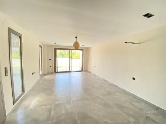 Seferihisar Mersin Area 350 m To The Sea, Pool And Floor-heated Luxury Corner Villa