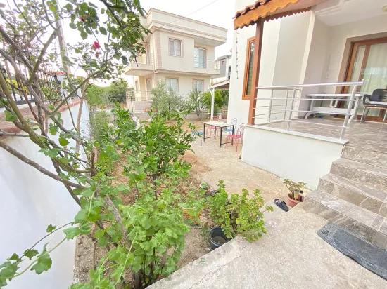 In Seferihisar Atatürk Neighbourhood with full sea view completely detached for sale 4+1 Villa