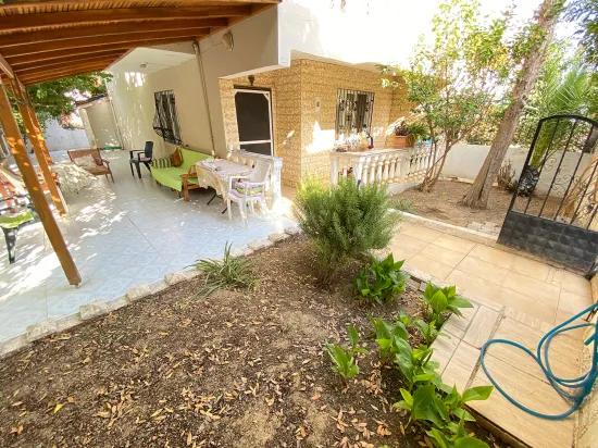 In Seferihisar Atatürk Neighbourhood, 100 metres from the sea, luxurious 3+1 villa with panoramic terrace