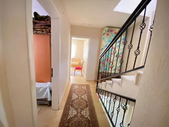 In Seferihisar Atatürk Neighbourhood, 100 metres from the sea, luxurious 3+1 villa with panoramic terrace